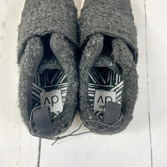 Dolce Vita Black Sparkly Low Top Sneakers - Picture 9 of 11
